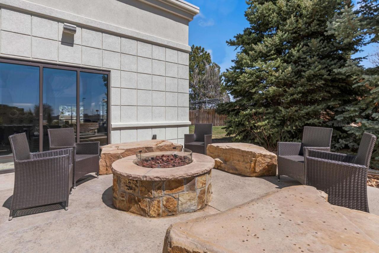 Hampton Inn & Suites Greeley Exterior photo